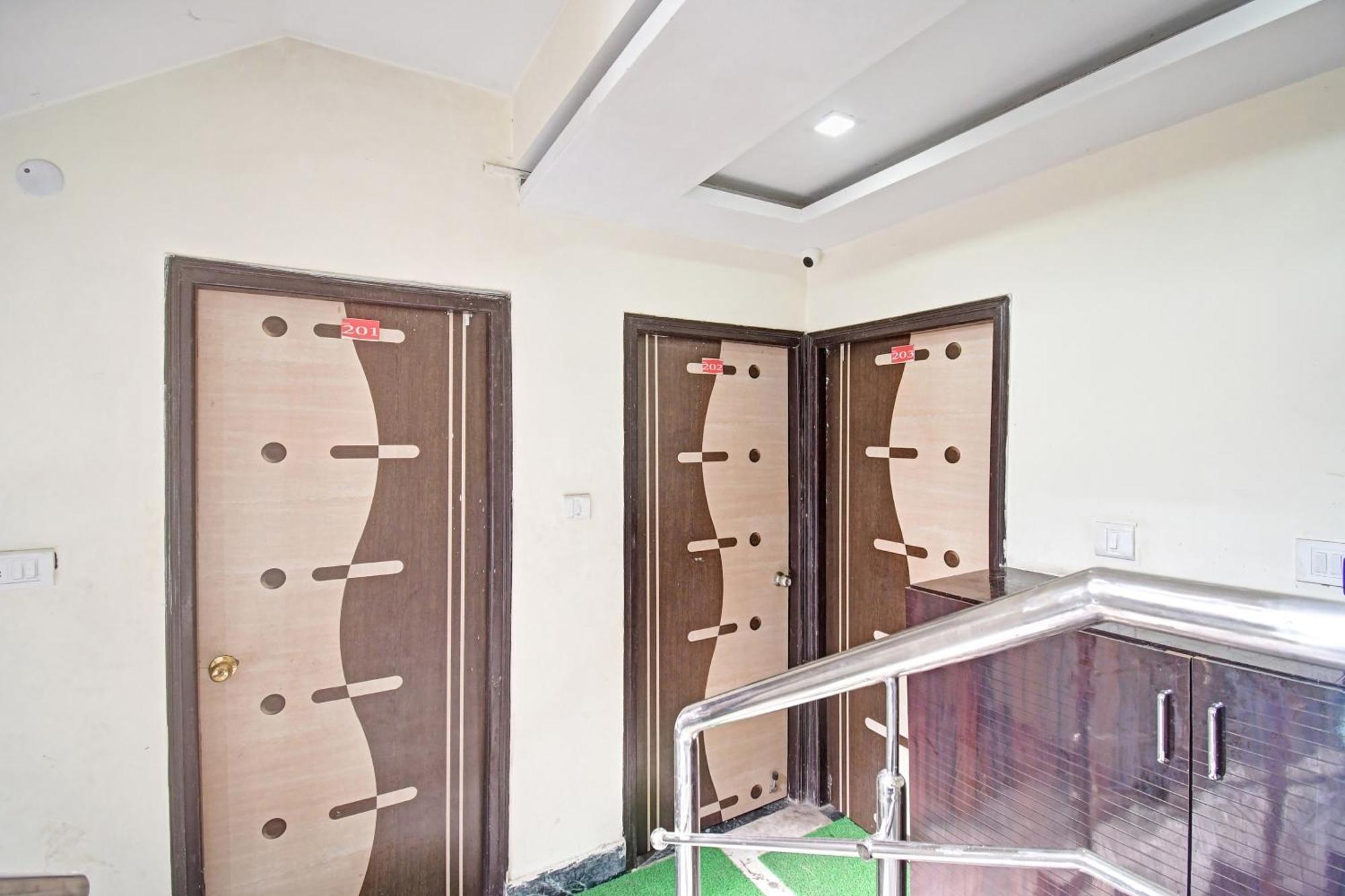 Hotel O New Aamaze Inn Near Acropolis Mall Калькутта Экстерьер фото